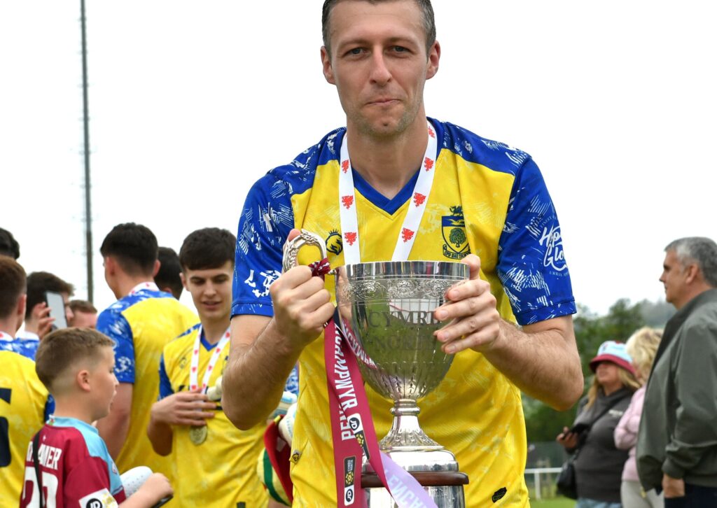 THANK YOU LINNY Colwyn Bay FC / CPD Bae Colwyn