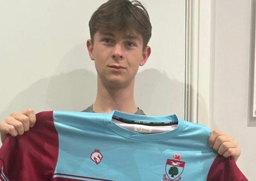 Harrison signs for Bay Reserves 1 Whatsapp Image 2025 06 05 At 10.00.11