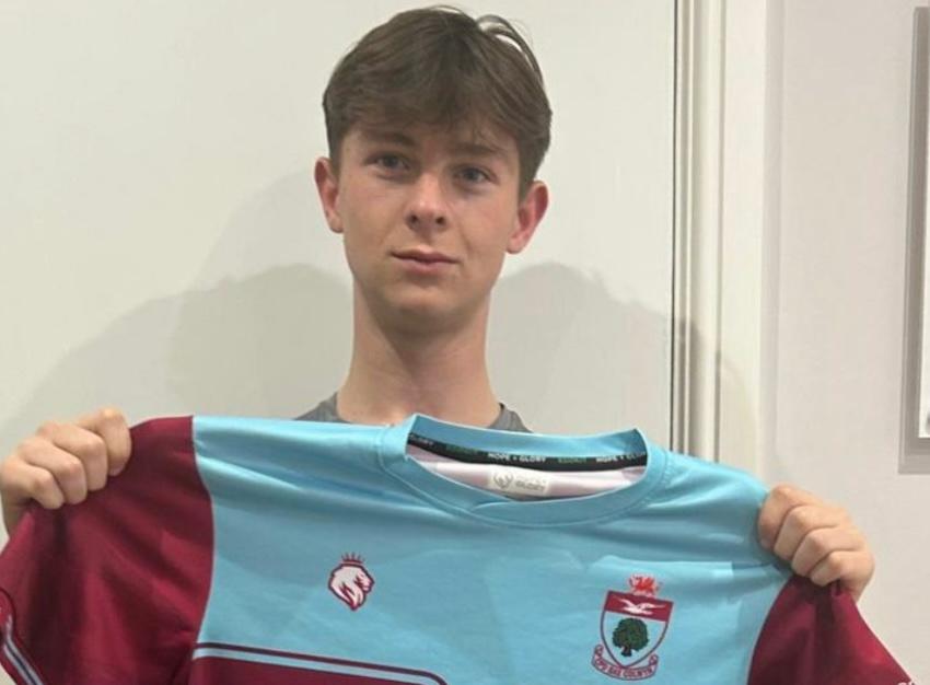 Harrison signs for Bay Reserves 2 Whatsapp Image 2025 06 05 At 10.00.11