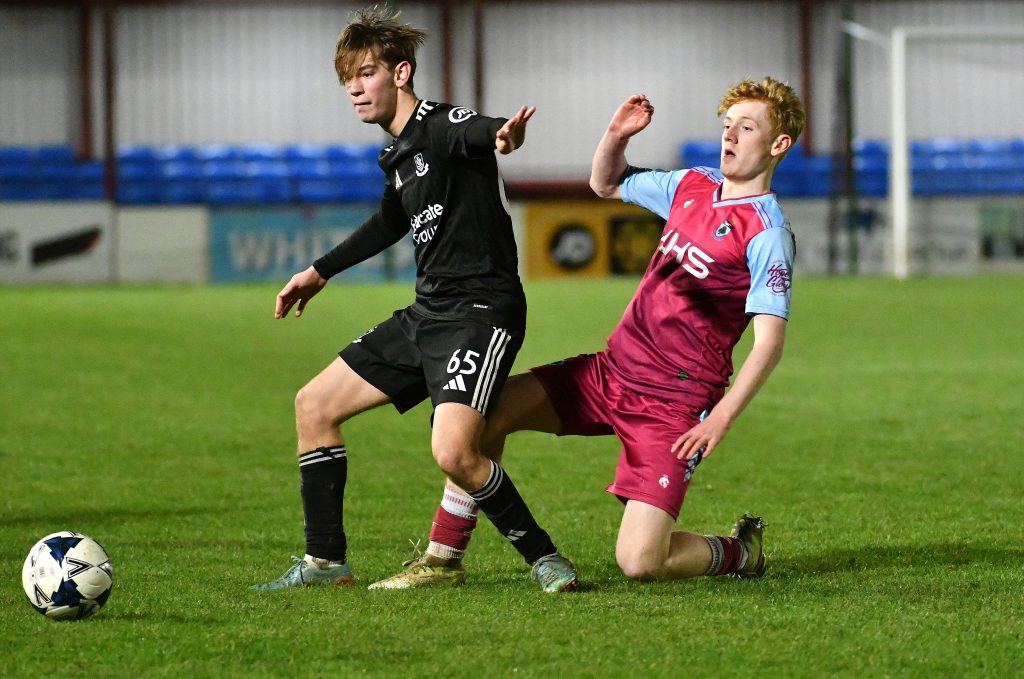 Reserves hold league leaders to a draw 2 Dsc 9043