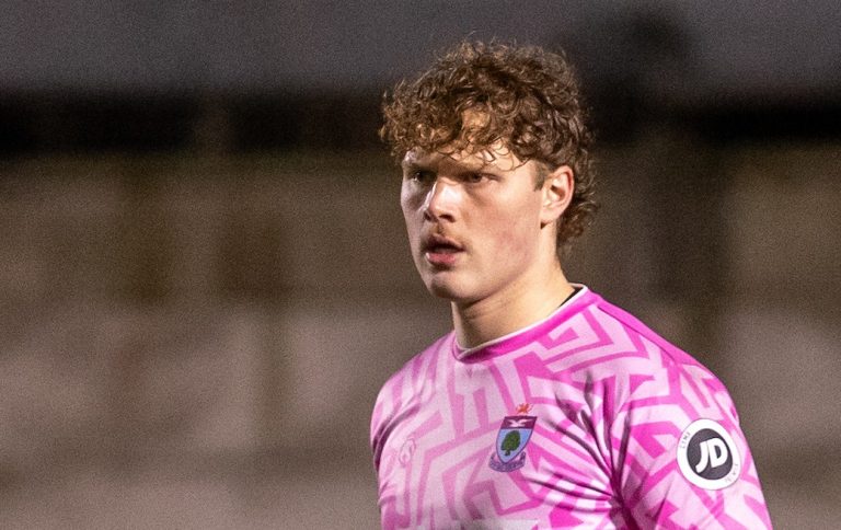 Home 17 20251205 Cqnomads Vs Colwynbay Ncm 0167